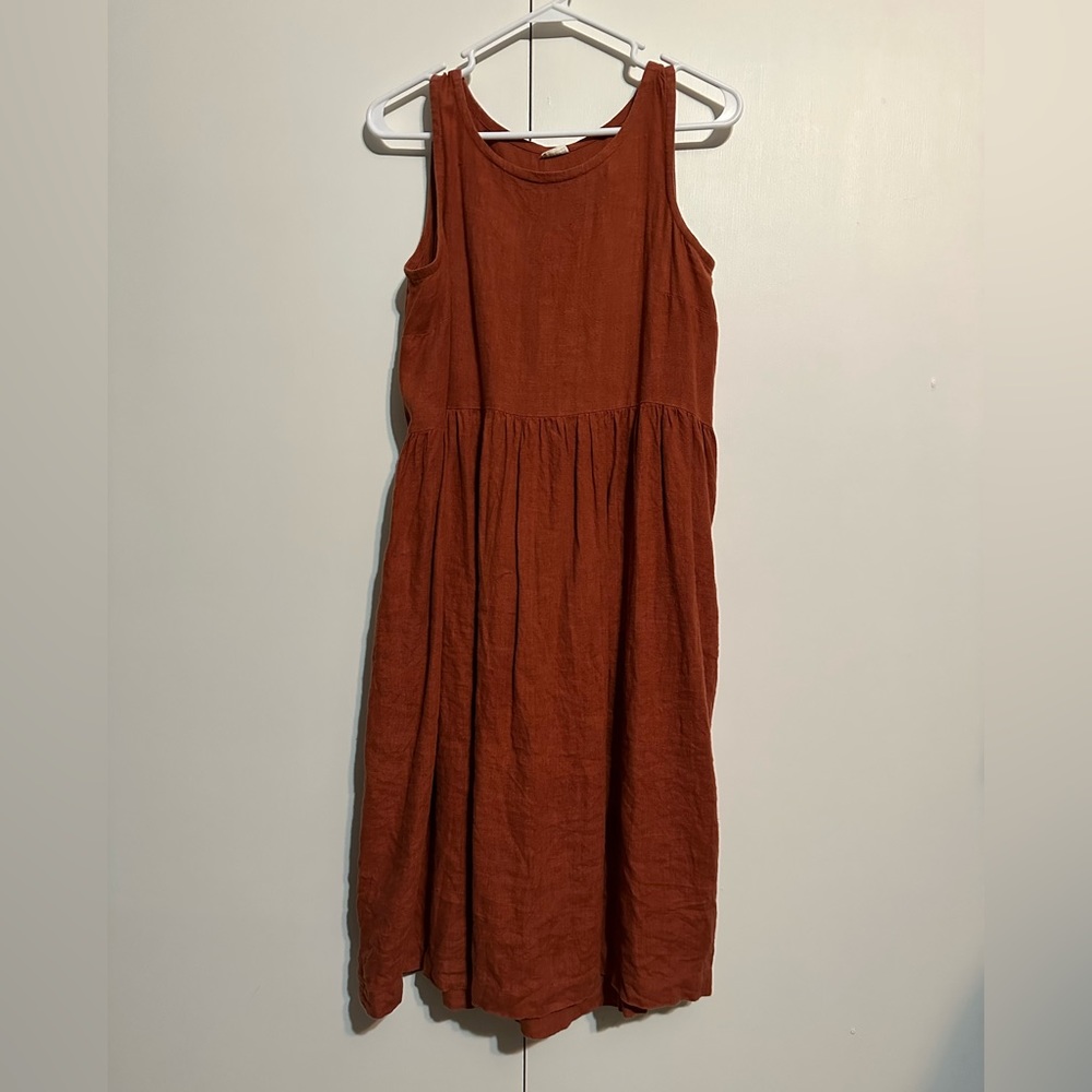 Linen dress with pockets